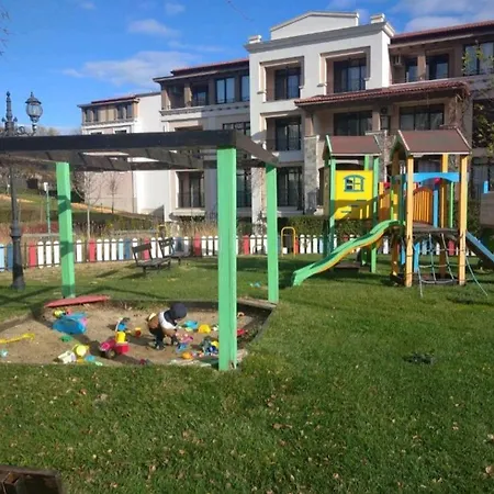 Апартамент Грийн Лайф Apartment *